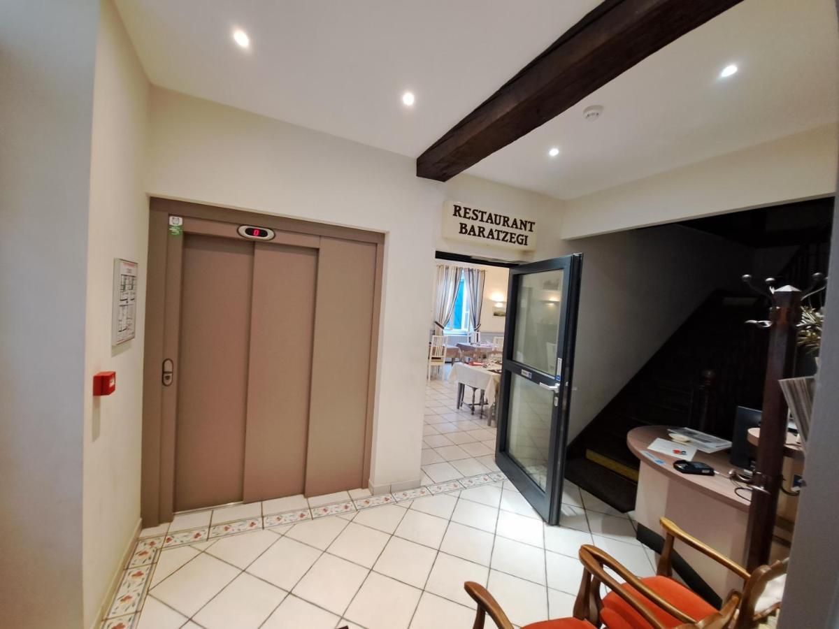 Hotel De La Poste Tardets-Sorholus Bagian luar foto