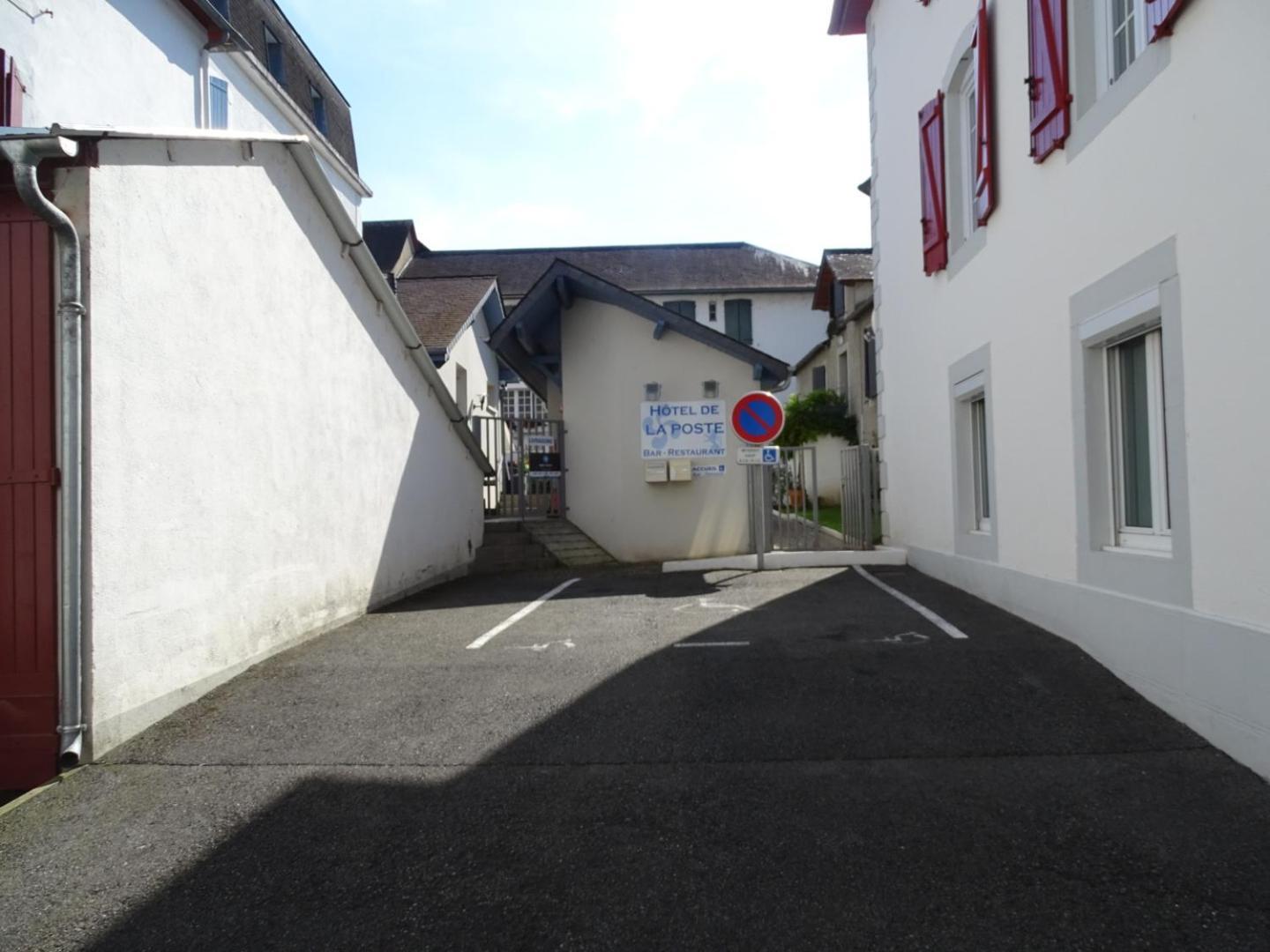 Hotel De La Poste Tardets-Sorholus Bagian luar foto