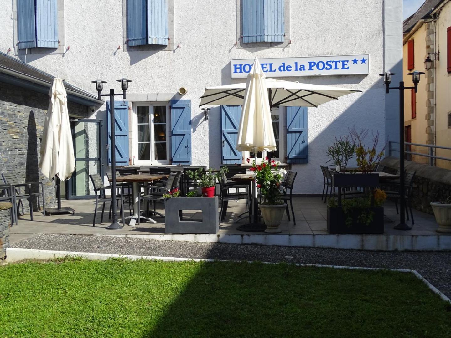 Hotel De La Poste Tardets-Sorholus Bagian luar foto